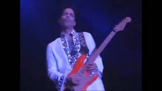 Prince performs Radiohead&#39;s Creep @ Coachella 2008 - Solo #3