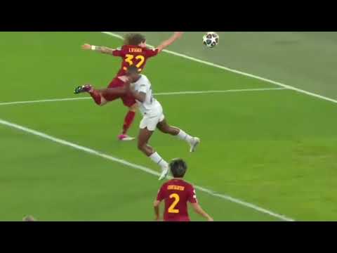 Salma Paralluelo - forial - akadroow - fútbol