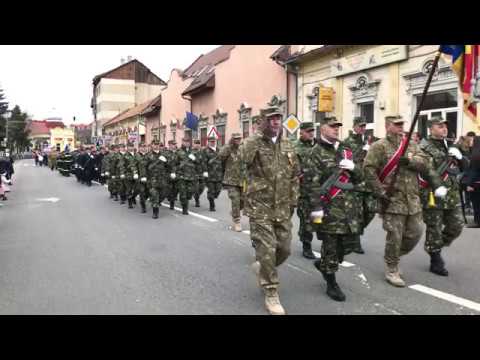Paradă militară la Alesd, de Ziua Naţională a României