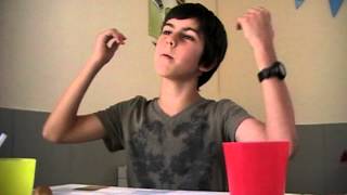 Qu'Est Ce Qu'On Dit par Maxime et Mathieu (de PASCAL PARISOT)