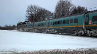 preview picture of video 'T20101223-0830 VIA 15 Drummondville'