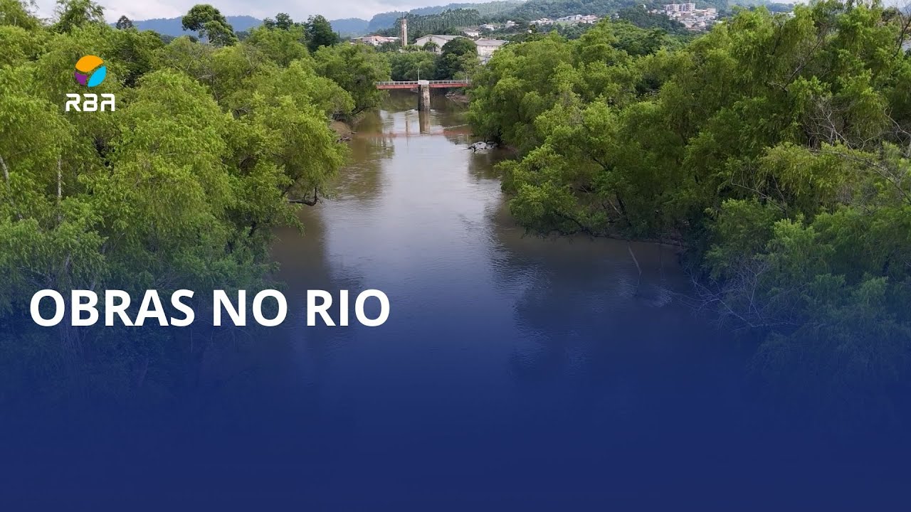 Desassoreamento do rio em Laurentino