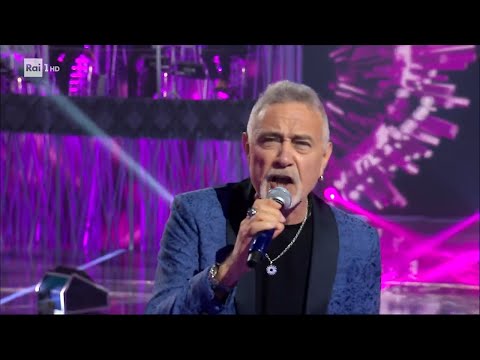 Riccardo Azzurri  canta "Amare te" - I migliori anni 12/05/2023