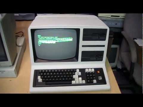 Tandy TRS-80 Model 4D computer overview & software