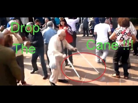 Dziadek po królewsku wymiata na parkiecie