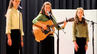 Robertson Sisters sing &quot;Saucy Sailor&quot; by the Wailin&#39; Jennys