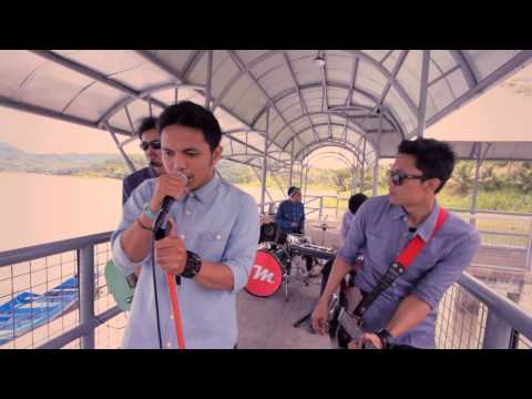 Medium - Saat Kau Tersenyum ( Official Video Clip )