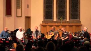 Ian Robb sings A Good Reason Why with the Friends Of Fiddlers Green in Toronto 2012.mov