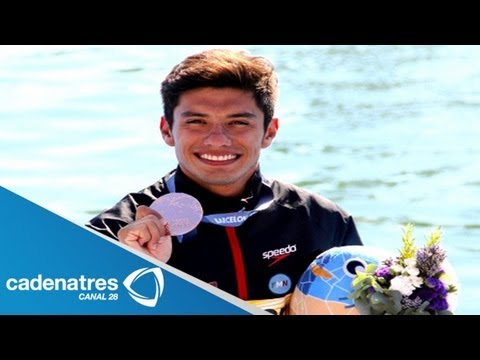 Mexicano Jonathan Paredes gana bronce en los clavados de gran altura