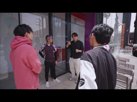 Korean Coach SunBhie does a KPOP dance during pep talk break 🕺