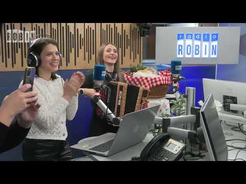 Martinovo jutro v "Ma kej si show!? Briške žene in dekleta ter Tjaša Božič