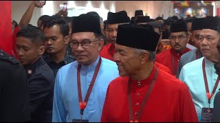 Download lagu Anwar nyanyi lagu UMNO mp3 Download lagu Anwar nyanyi lagu UMNO mp3