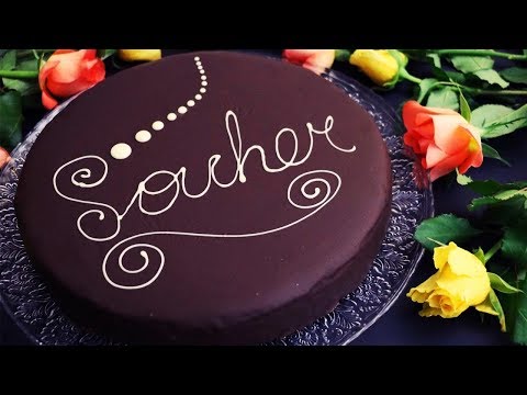 Sachertorte mit traditioneller Glasur - Sacher cake - saftige schokoladige Sachertorte