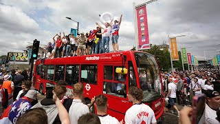 video: Gareth Southgate thanks 'incredible support' as fans swamp London ahead of Italy clash