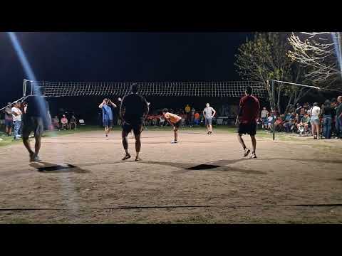 Rey, Juan, Javy y Chispa vs Dorian, Anthony, Rafa y Kike