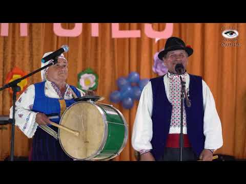 11. Bunica cu toba de la Valeni si bunelul - ”Mindro iti mai aduci aminte...” si ”Hora mare”