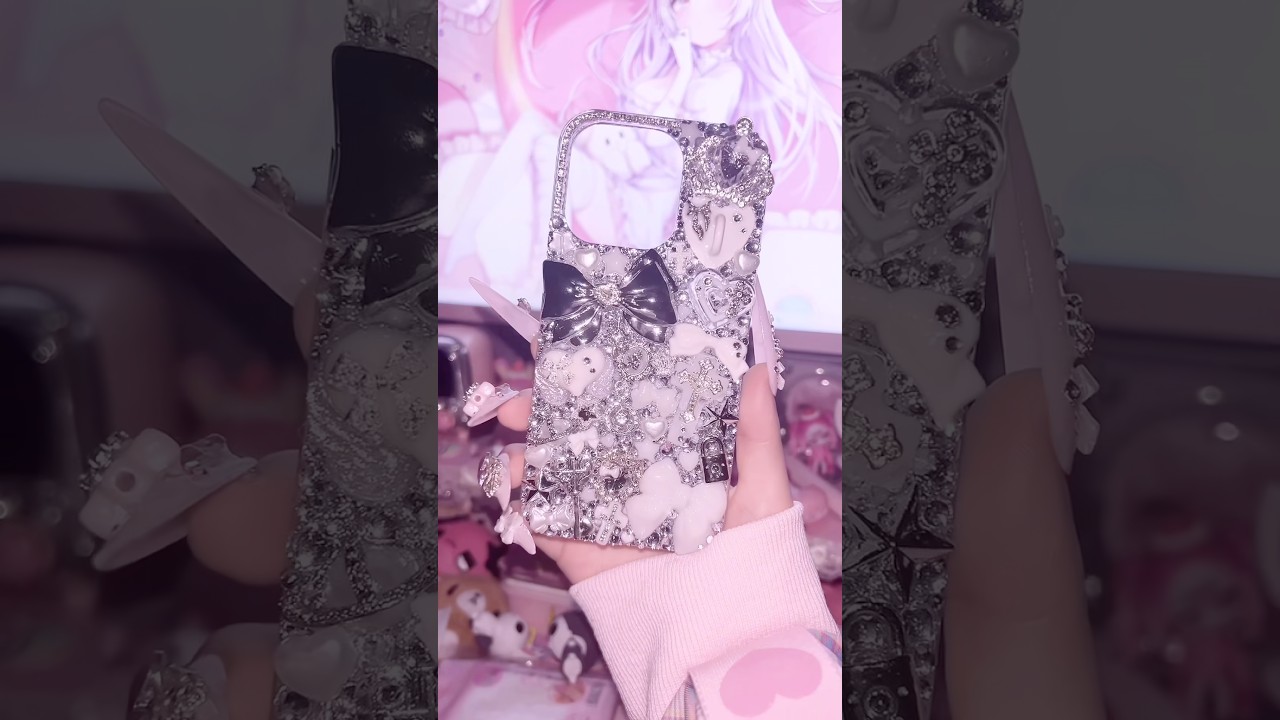 White×Silverデコ電.⋆𝜗𝜚#ハンドメイド #ハンドメイド作家 #平成女児 #地雷系 #kawaii #量産型 #デコケース #平成レトロ #デコ電 #デコパーツ #サブカル