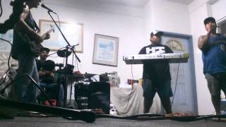 UB40-(ALWAYS PULLING ME DOWN)Jah Riddims rehersal