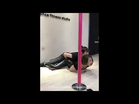 Women are awesome💪Chinese dancer fantastic flexibility training