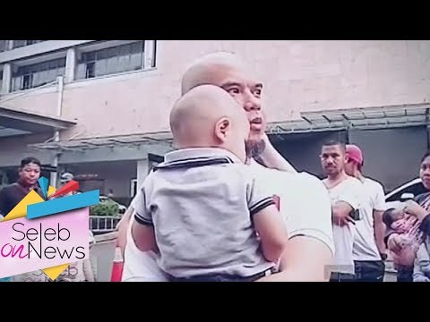 Aksi Ahmad Dhani Mengasuh Baby R  - Seleb On News (25/10)