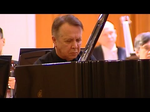 Mikhail Pletnev plays Rachmaninoff - Piano Concerto No. 2 (Moscow, 2016)