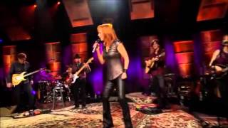 REBA McENTIRE-THE NIGHT THE LIGHTS WENT OUT IN GEORGIA-LIVE-WEB-GIFTS.COM.wmv