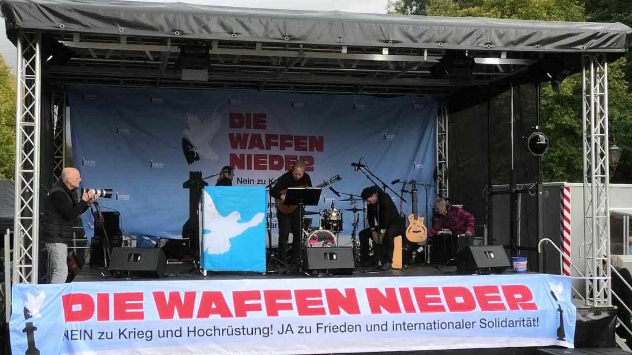 Abschlusskundgebung Friedensdemo Berlin