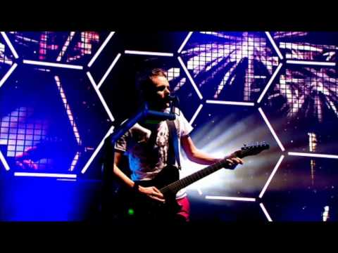 Muse - Guiding Light live @ Glastonbury 2010