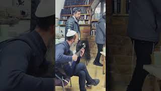 הרב שלום סבג - שיעורי וידאו - הרב שלום סבג – ניגונים אש 🎻