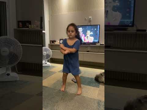 Dançando a música “Grava e Bomba” da Belinha!!