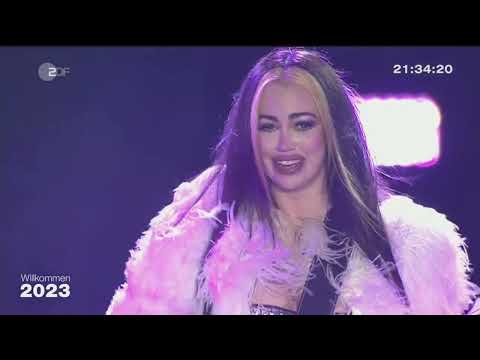 Aura Dione - I Will Love You Monday, Geronimo & Marry Me  | Live Brandenburger Tor Silvester 2023