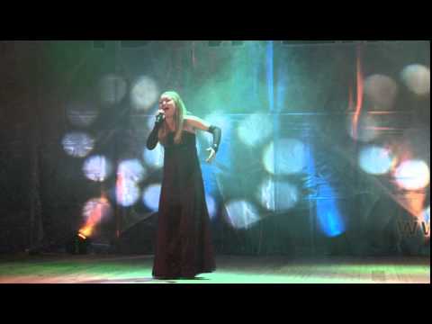 Юлия Ларионова, песня "Je Suis Malade"