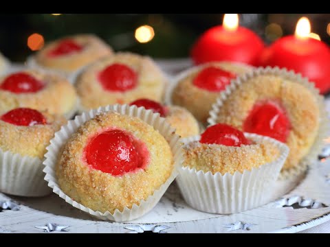 Pasticcini di mandorle e ciliegia candita