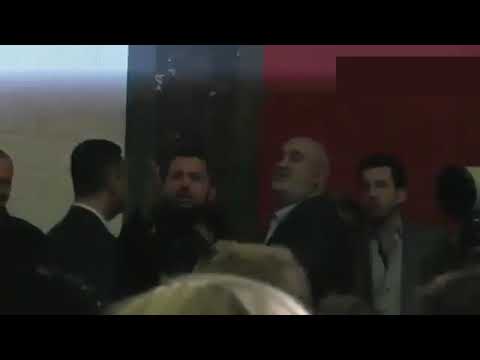 Tv Ausraster / leute drehen auf laufender kamara durch