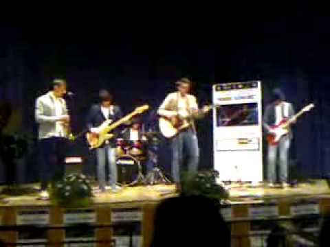 Chuck Berry - Johnny B. Goode cover by THE SPARKS