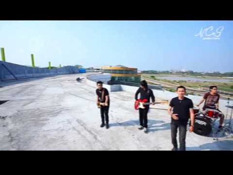 RIVER BAND   TAKLUKAN DUNIA OFFICIAL VIDEO CLIP
