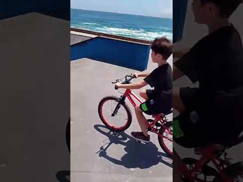 Skatepark Neruda. Uno de los skateparks de Antofagasta , junto a la orilla del mar