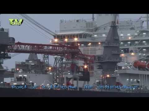 Port of Rotterdam: Yangtze Haven - Crane Ship Pieter Schelte