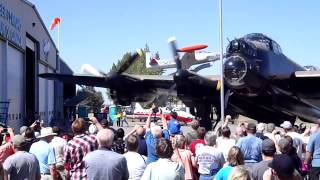 preview picture of video 'Nanton Lancaster Engine Run-up'