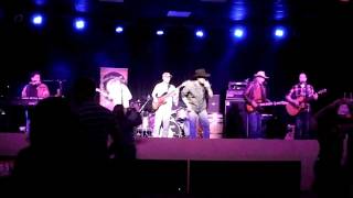 Steve Armstrong and the 25 Cent Beer Band - Put another Drink In My Hand (Eric Church).MOV