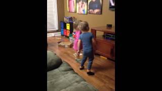 Watch These Adorable Twins Dance To Katy Perry In Their Living Room