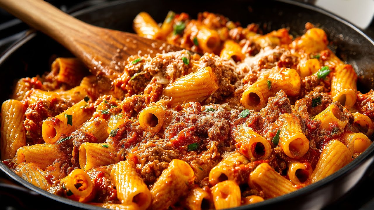 Pasta with Minced Meat and Cream Sauce by Essen Recipes — recipe photo