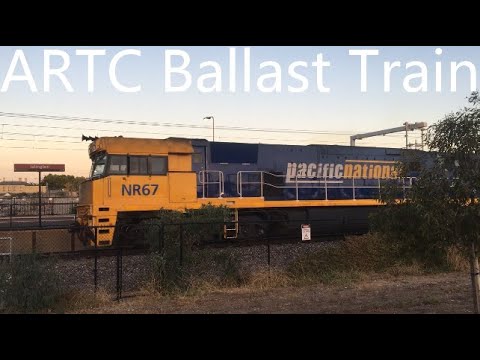 2M44S ARTC Ballast train NR67/NR70 at Islington