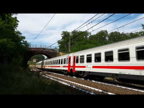 E.444 018 CON CARROZZE IN LIVREA IC SUN TRANSITA A RIGOROSO (AL) 15 - 7 - 2017