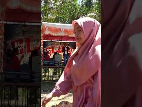 ari nyanyi kan dalam pasrah yg tak rela🎤🎤