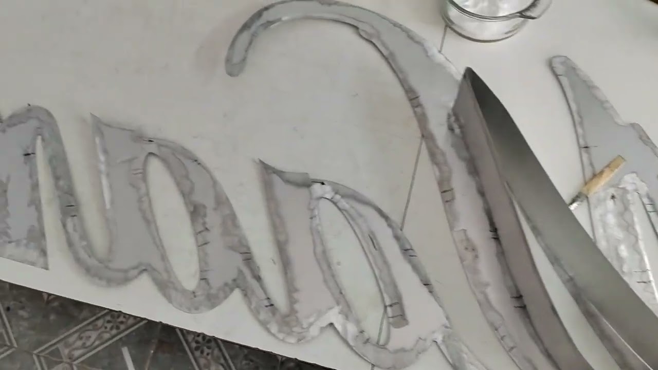 REALCE Y PEGADO DE LETRAS 3D EN ALUMINIO