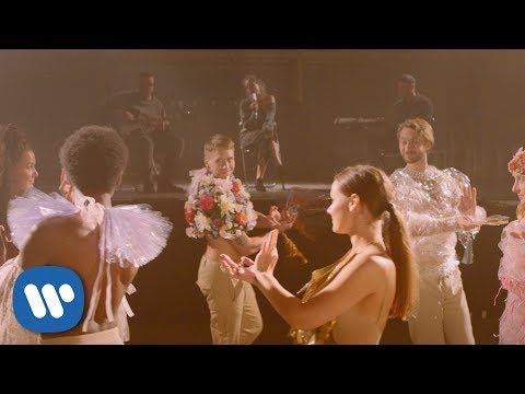 Video thumbnail for Dancing (Mumbai Wedding)