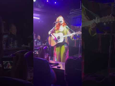Laura Oakes - You to me are everything - London 23/7/25