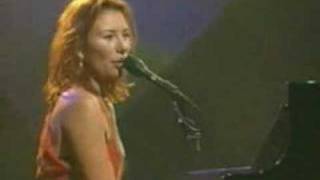 Tori amos Little Earthquakes live