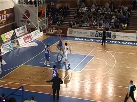 Peciukas slam-dunk 2014/03/23